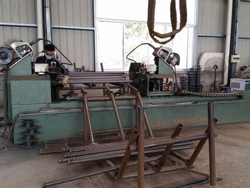 網(wǎng)架桿件自動(dòng)焊接機(jī)床11